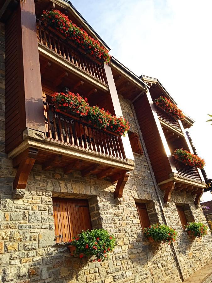 Apartamentos Lausan Gavín Εξωτερικό φωτογραφία